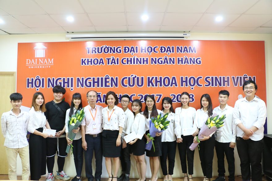 Hội nghị sinh viên nghiên cứu khoa học Khoa Tài chính ngân hàng thành công tốt đẹp