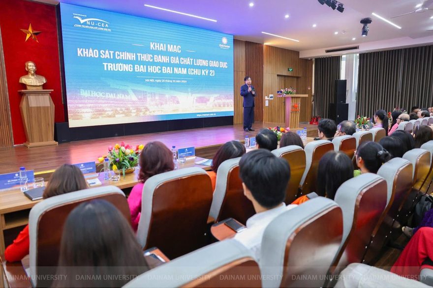 Khảo sát chính thức kiểm định cơ sở giáo dục chu kỳ 2: Đại học Đại Nam không ngừng cải tiến chất lượng, đáp ứng nhu cầu học tập ngày càng cao của sinh viên